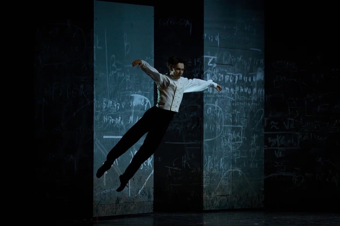 Максим Просянников роли Германна / Фото: официальная группа театра в ВК