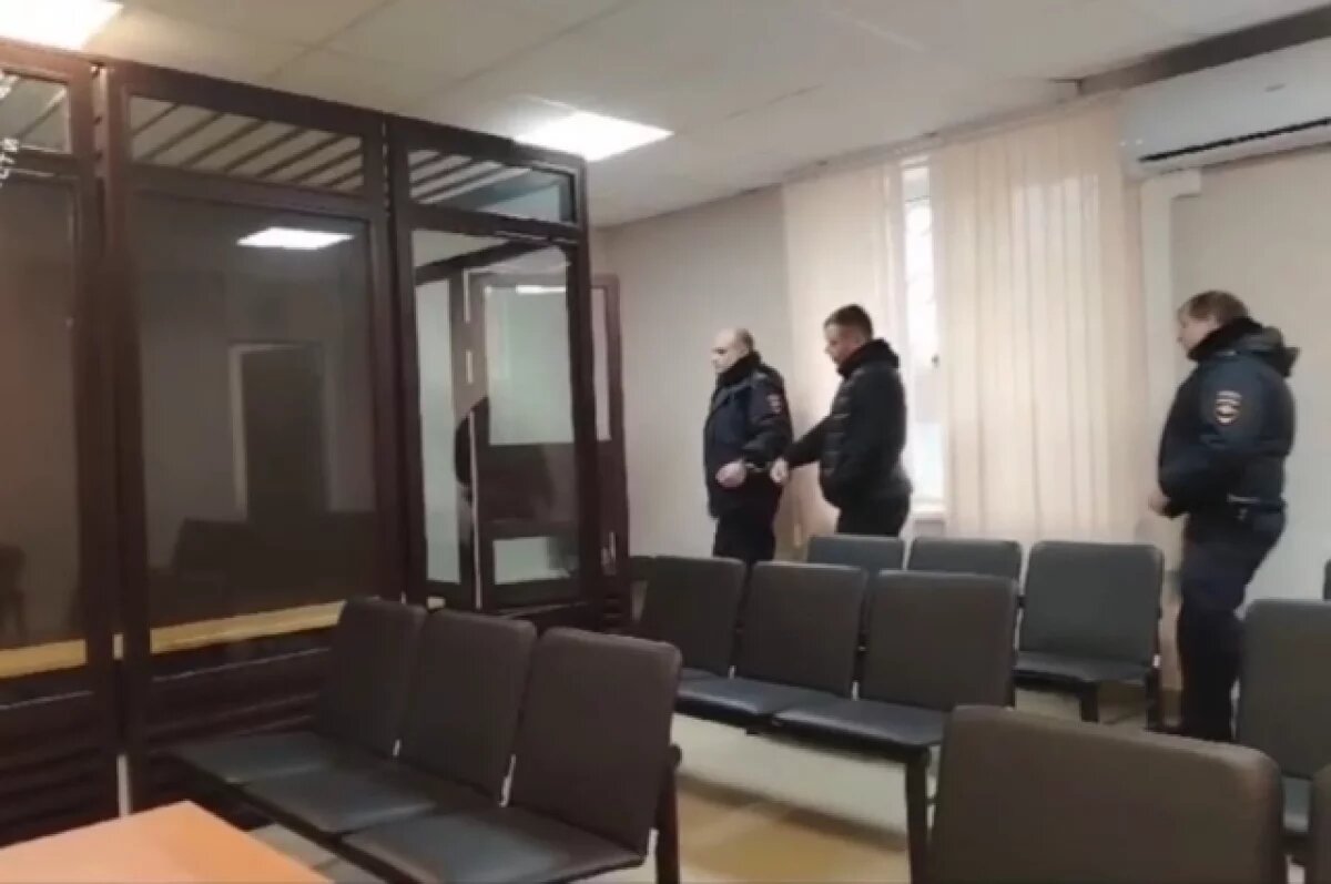    В Удомле экс-директора взяли под стражу за взятку и подаренный автомобиль