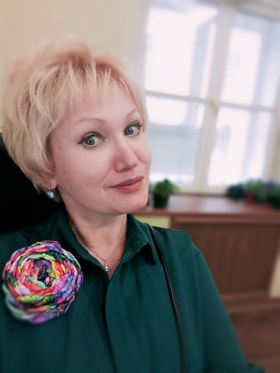 2023 год. Март. Музей. Платье ассоциировалось у меня только с ним.