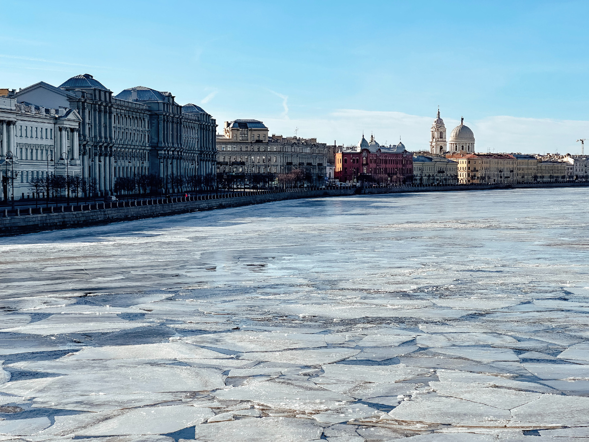 На фото Санкт-Петербург в марте.
