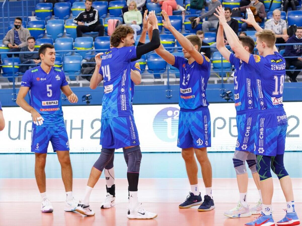    Волейболисты московского "Динамо"© Фото : Пресс-служба волейбольного клуба "Динамо" (Москва)