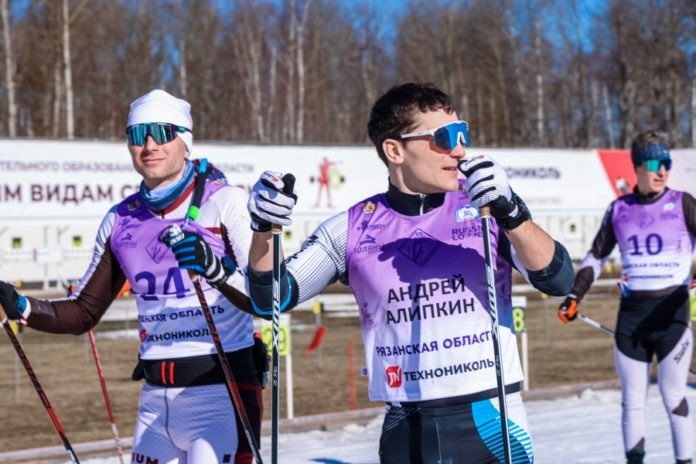 Победитель марафона Адрей Алипкин