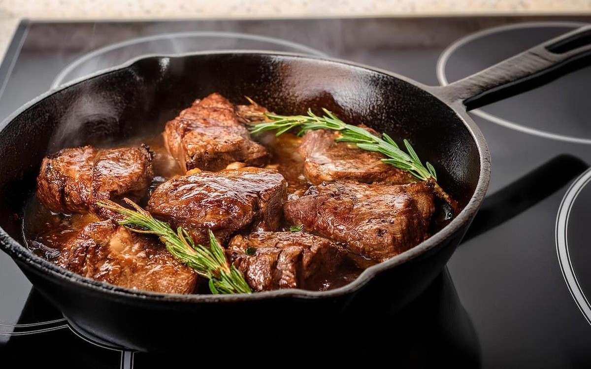 Не используйте чугунную сковороду для этих продуктов: список удивит большинство хозяек / Фото: Pogovorim.by
