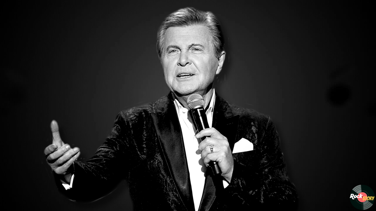 На фотографии: Лев Лещенко 