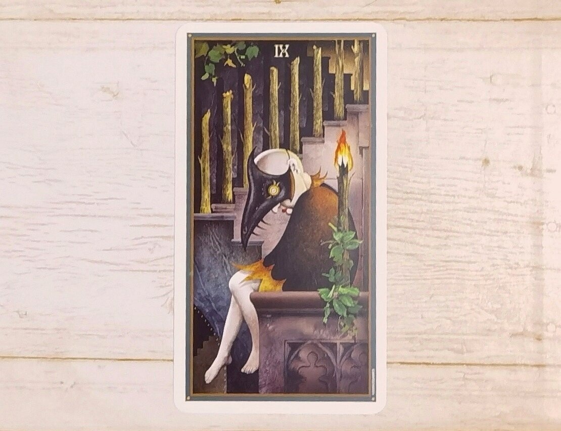 Аркан "IX Жезлов". "Таро Безумной Луны".