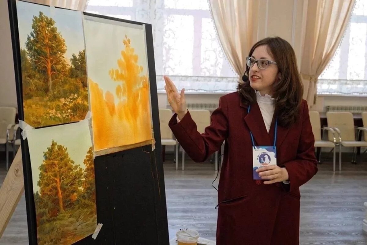    Диана Слипецкая с удовольствием проводит мастер-классы по рисованию.