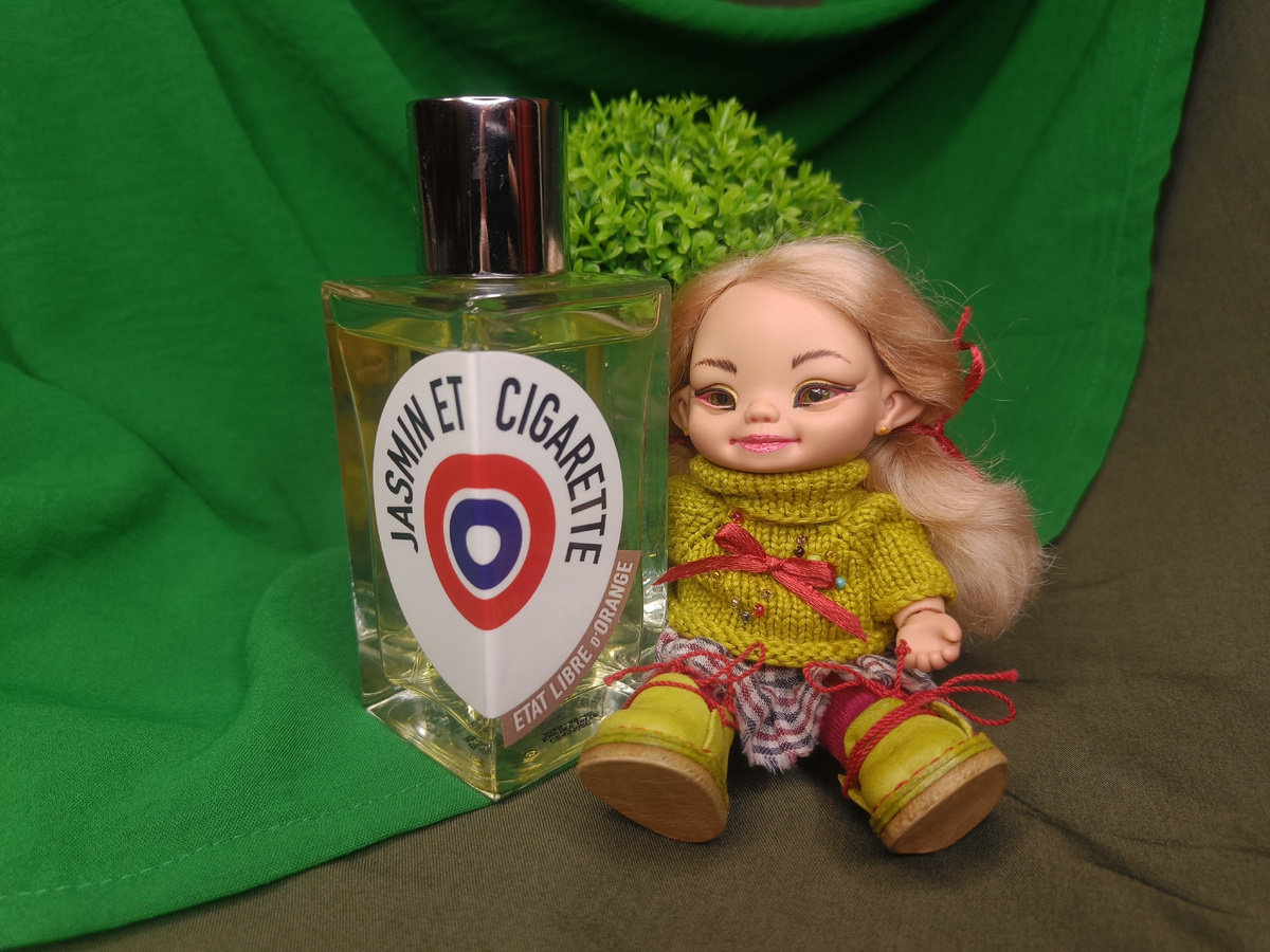 Что, Танечка, захотелось на дачу вместе с Jasmin et Cigarette? Мне тоже...