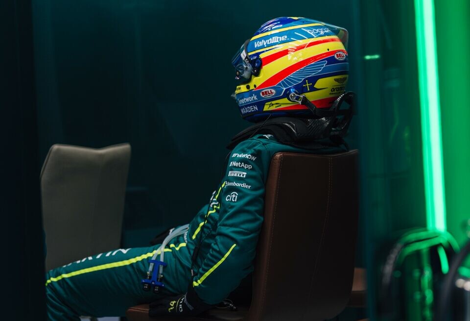    «Ничего вам не скажу!» Фернандо Алонсо дал дерзкое интервьюAston Martin