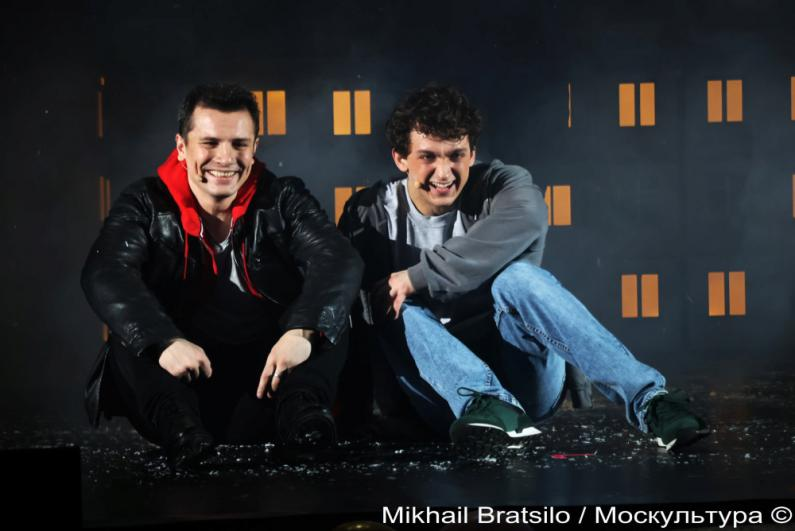 Николай - Юрий Николаенко, Серёга - Роман Суворов