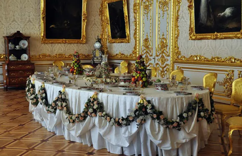 Императорский стол в Царском Селе
