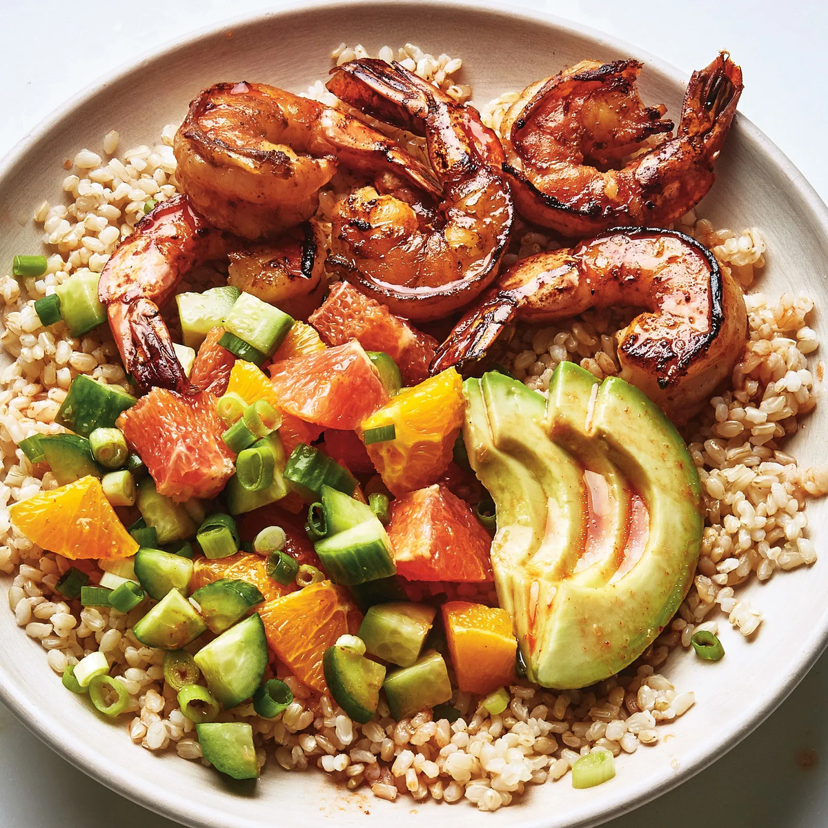 Ужин с рисом, креветками и сочными цитрусовыми