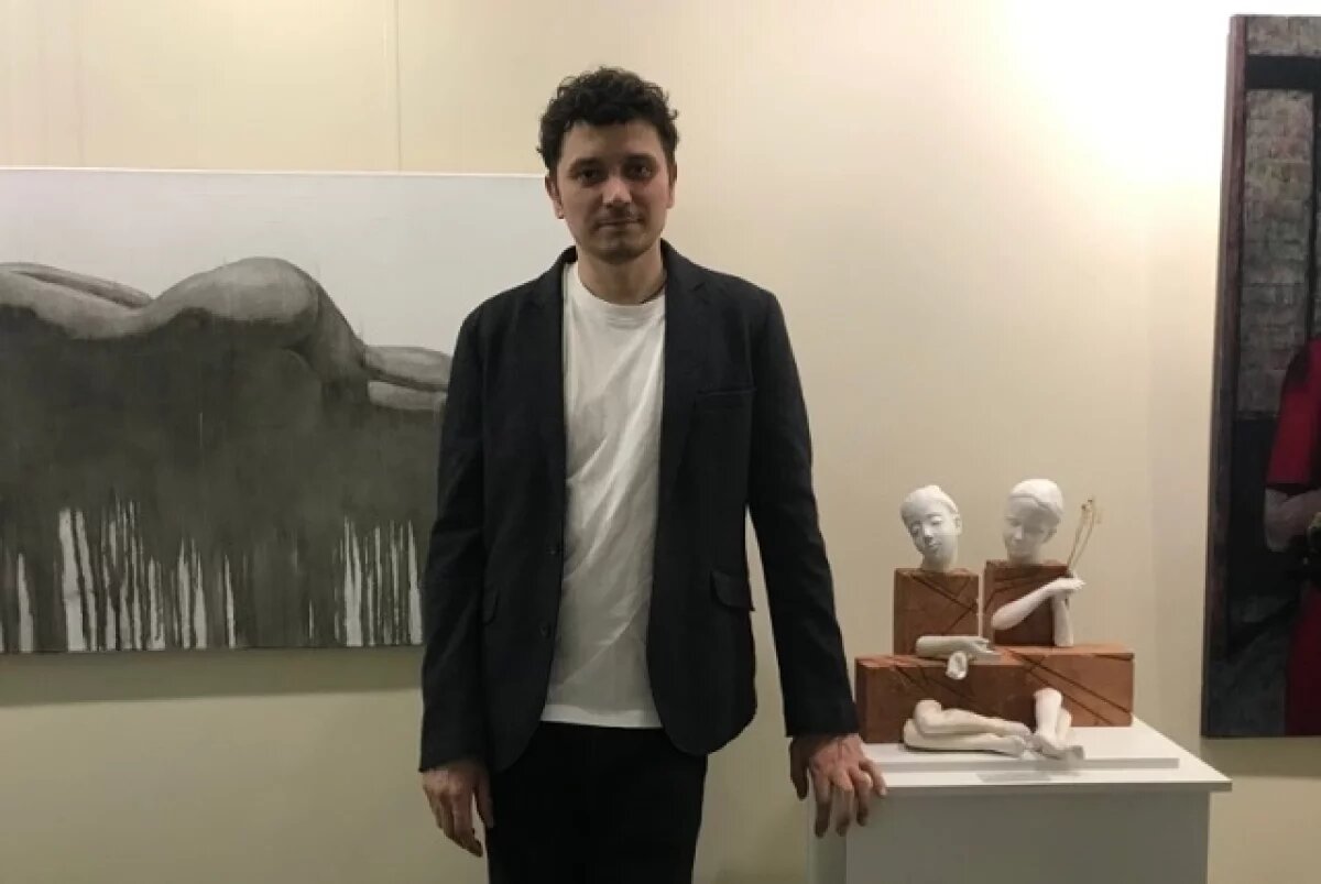    Красивых женщин в камне и живописи выставили в старинной усадьбе Ставрополя