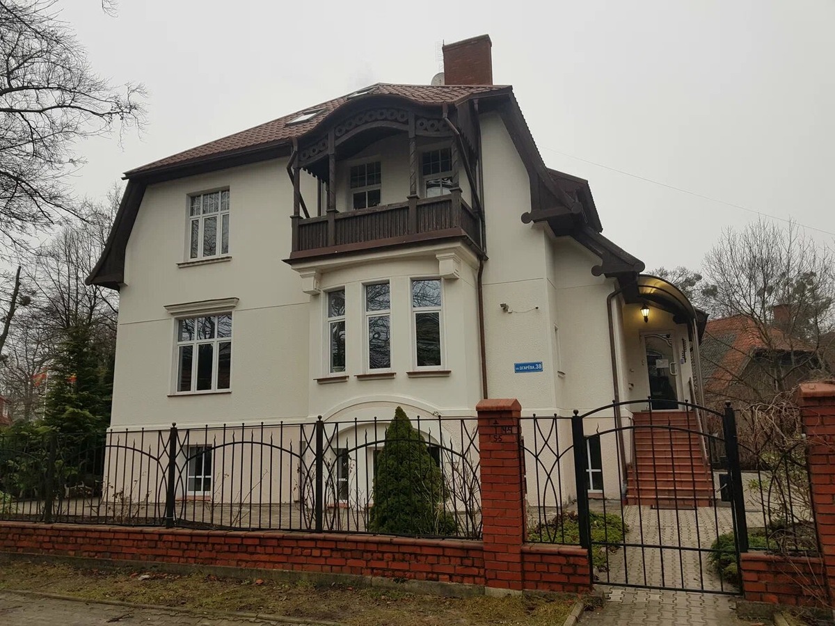 Вилле Розенталь на улице Огарёва, 38 больше ста лет. Так она выглядит после реставрации. Фото: Евгений Г. / Яндекс Карты