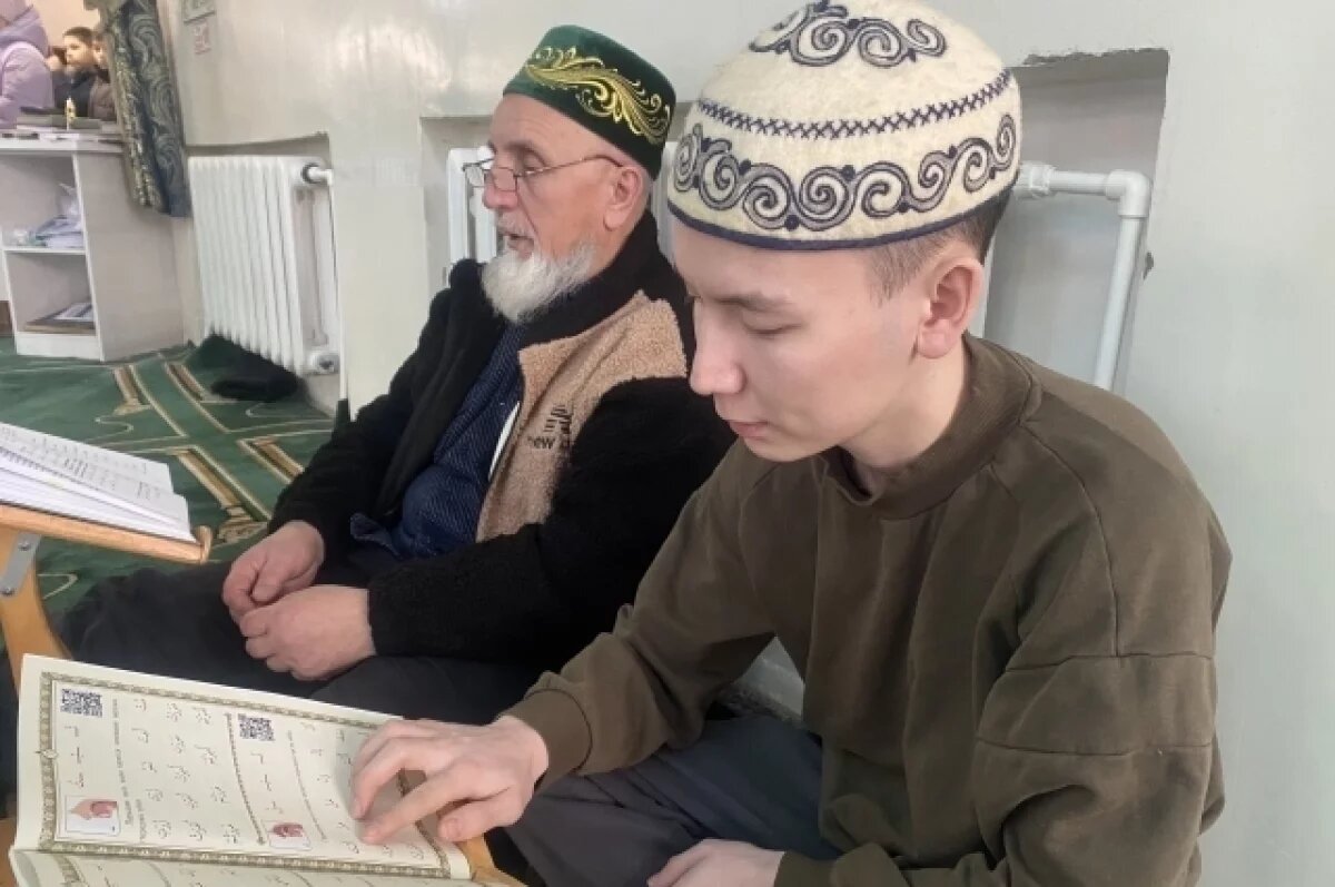    Омский имам Сатаев рассказал, кто из мусульман обязан давать милостыню