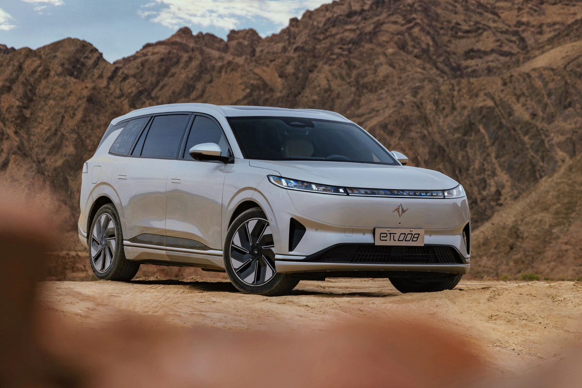 Dongfeng Yipai eπ08