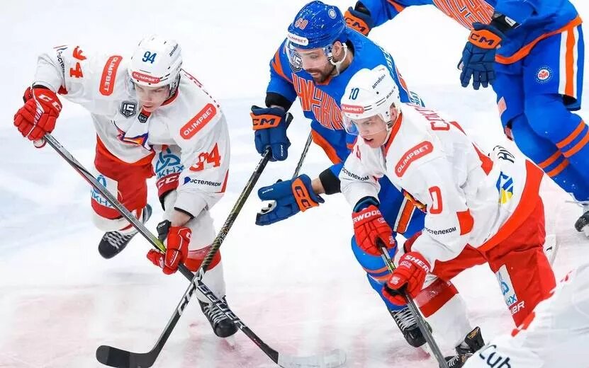    Хоккейная «Ижсталь» пропустила 9 шайб в матче против «СКА-Невы»