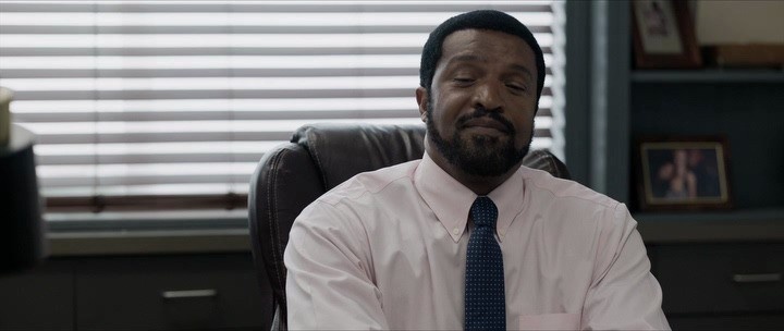 Кадр из фильма "Крайне опасен", 2024