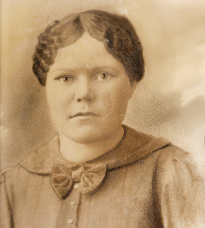 Мама Владимира Карманова - Антонида Егоровна