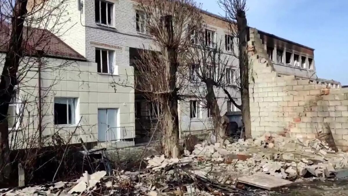 В разрушенных селах остаются мины и наразорвавшиеся снаряды. Фото: Минобороны РФ