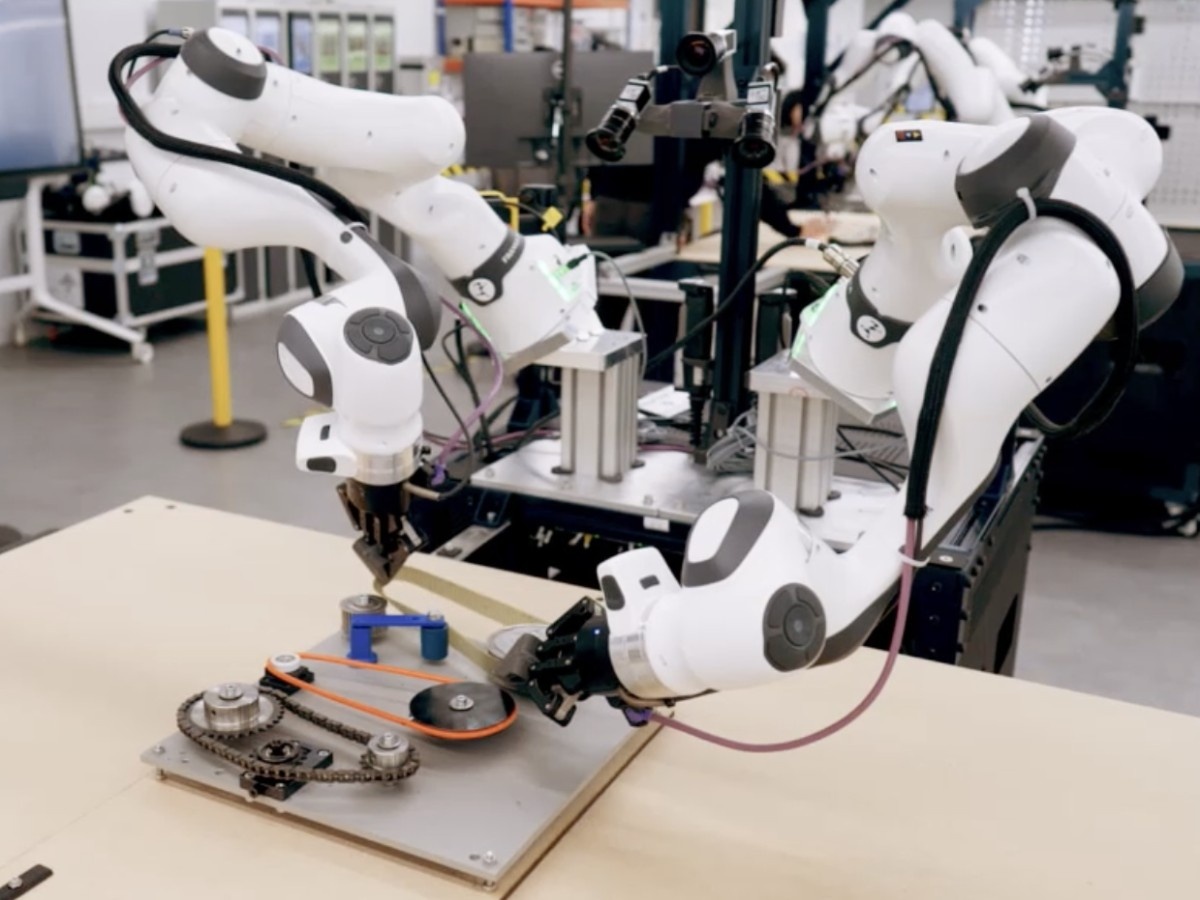    Google DeepMind представила самообучающуюся ИИ-модель для роботов