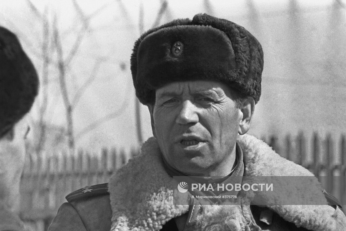 Фото - РИА Новости                                                                          Подполковник А.Д. Константинов