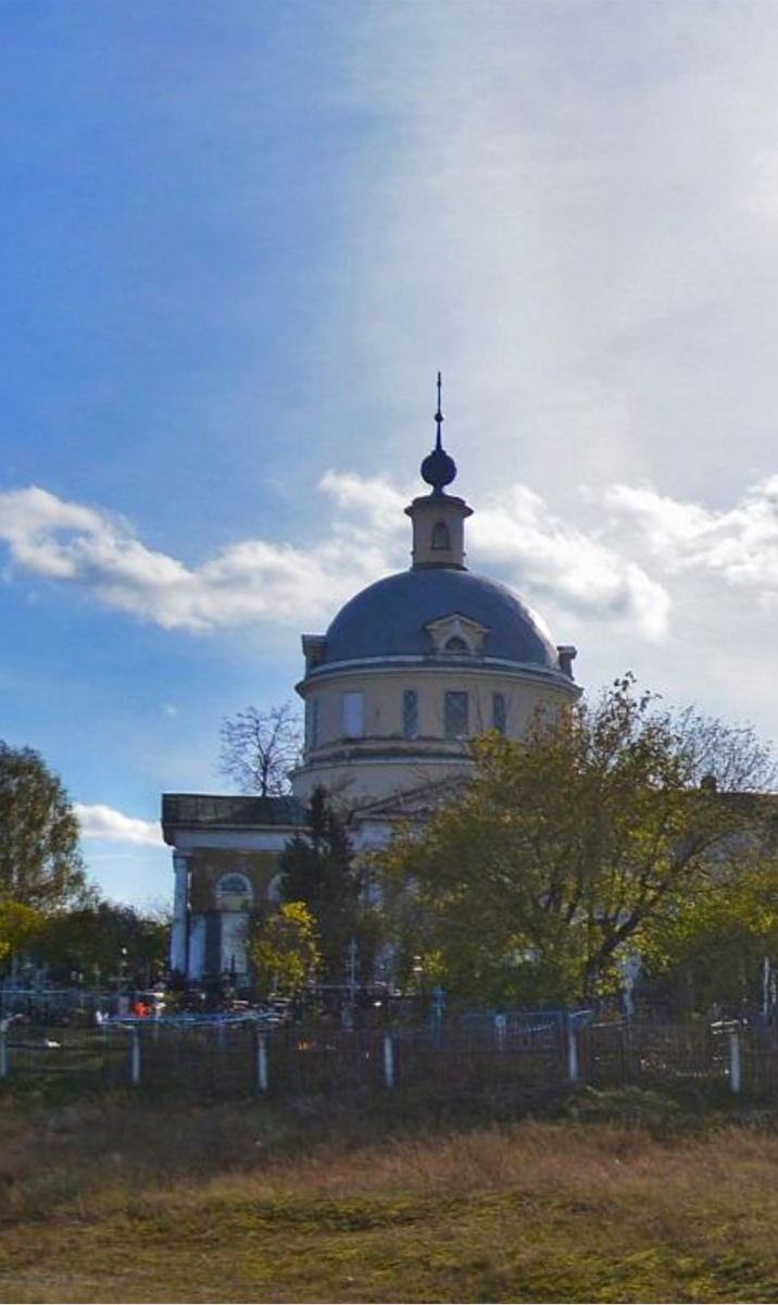 Церковь Трех Святителей Великих в Верхнем Белоомуте построена на средства крестьян Набатова и Каширина. Скриншот страницы Яндекс Карты