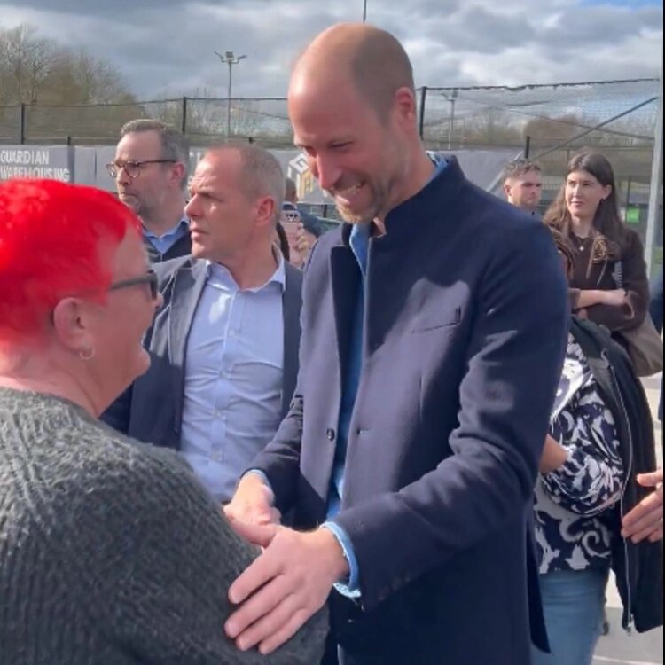 Скриншот видео беседы принца Уильяма с поклонницей📷

