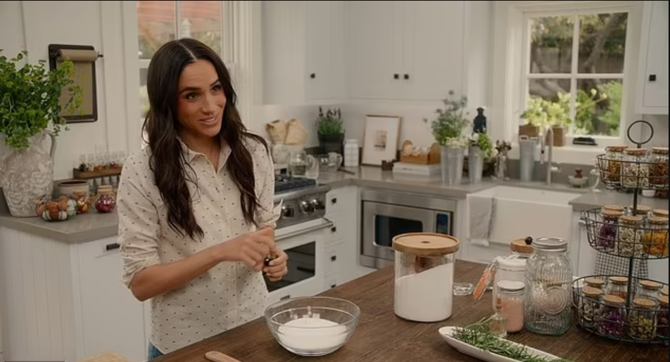 Меган Маркл готовит расслабляющую соль для ванн