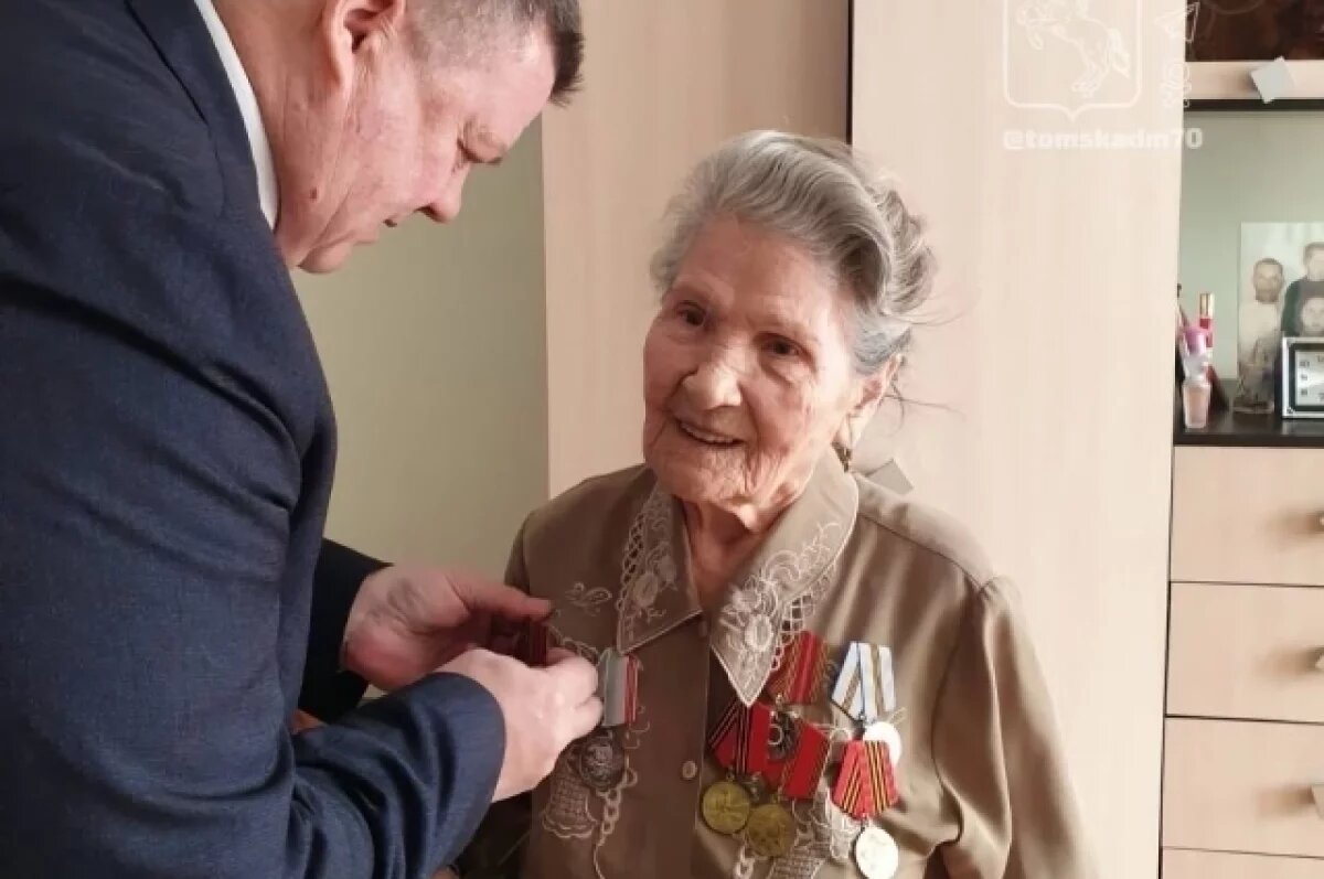    Томским труженикам тыла вручили медали к юбилею Победы