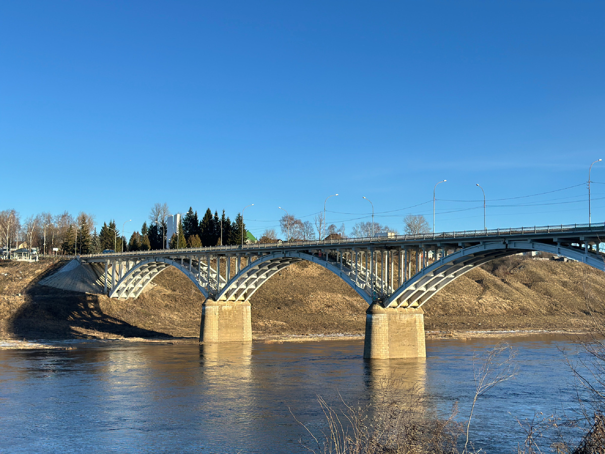 Мост через Волгу. Старица. Фото автора.