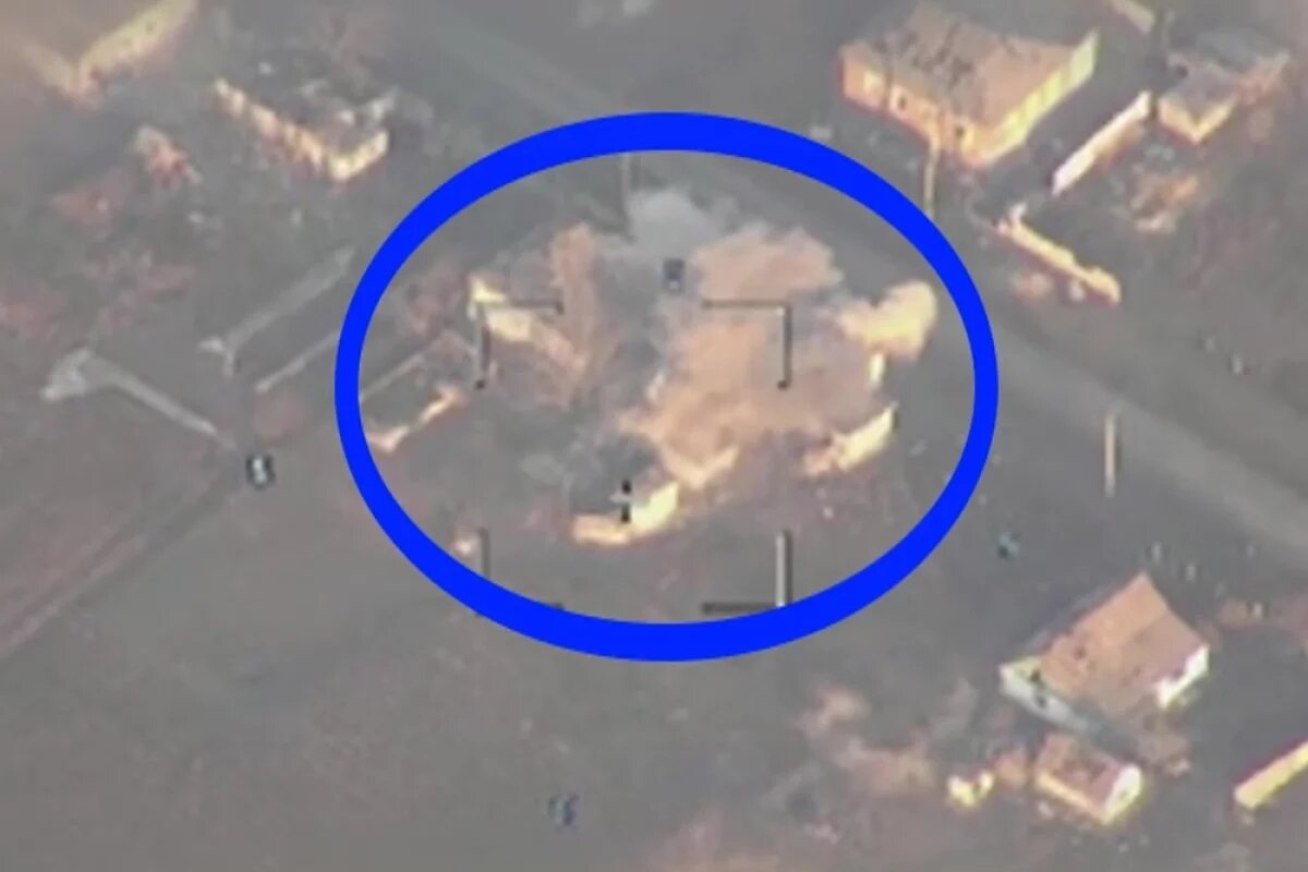    Два дня дрожит земля.