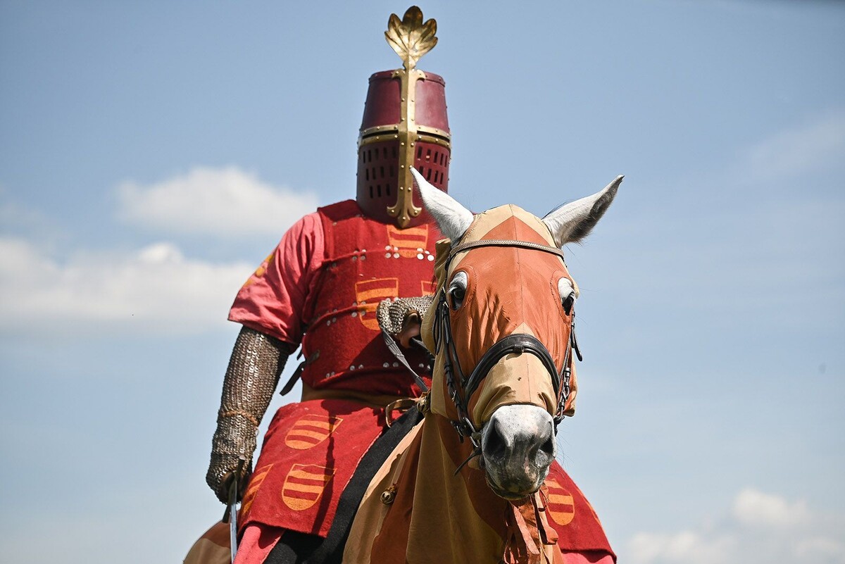    Рыцарский турнир и древние ремесла ждут гостей в кинопарке «Москино»