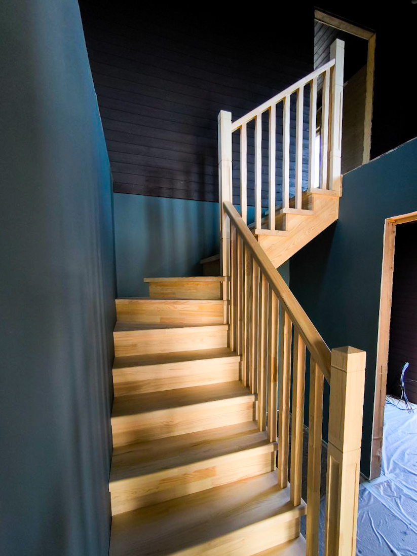 Лестница компании "Верный шаг"