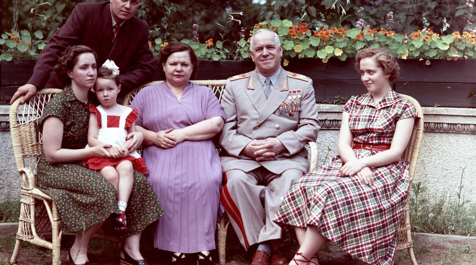 Дети и внуки Жукова: где и как живут потомки маршала победы?