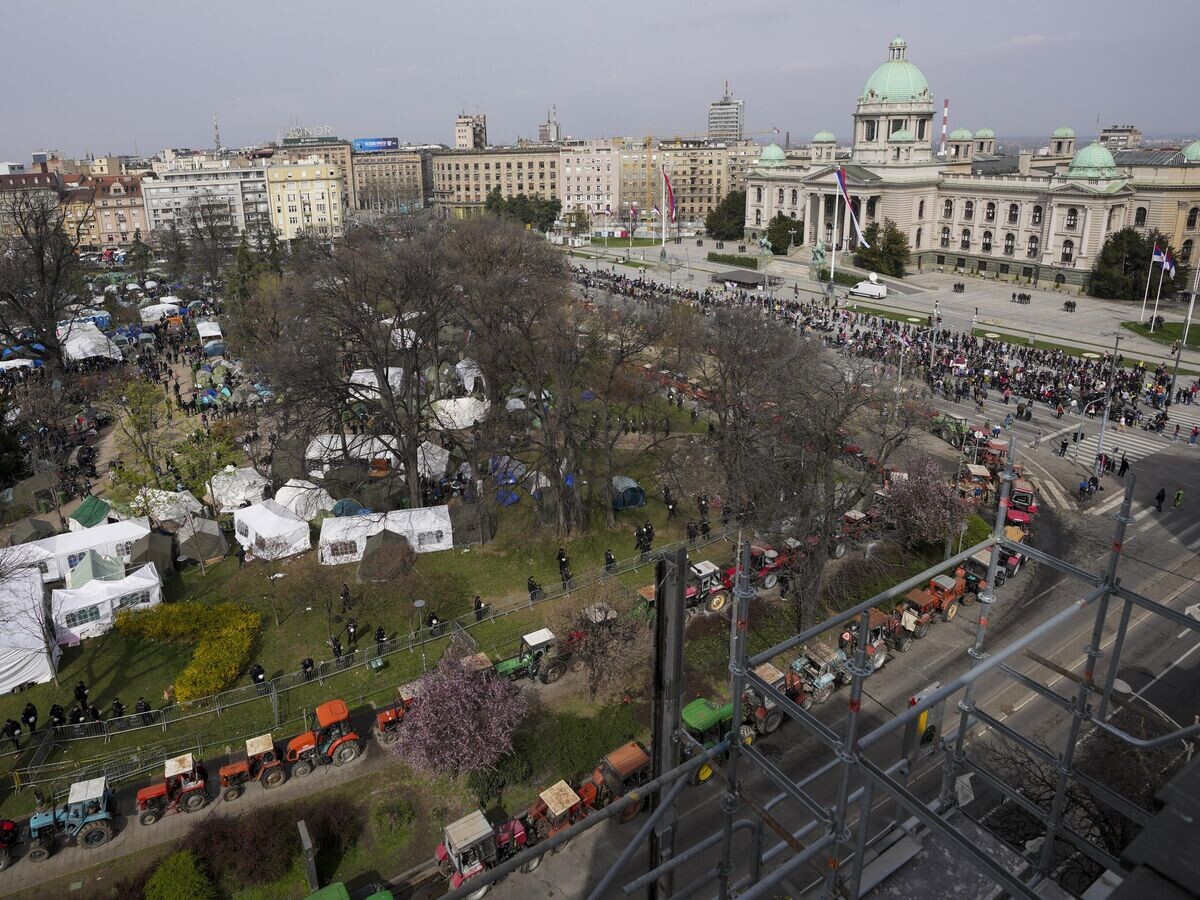    Акция протеста в Белграде© AP Photo / Darko Vojinovic