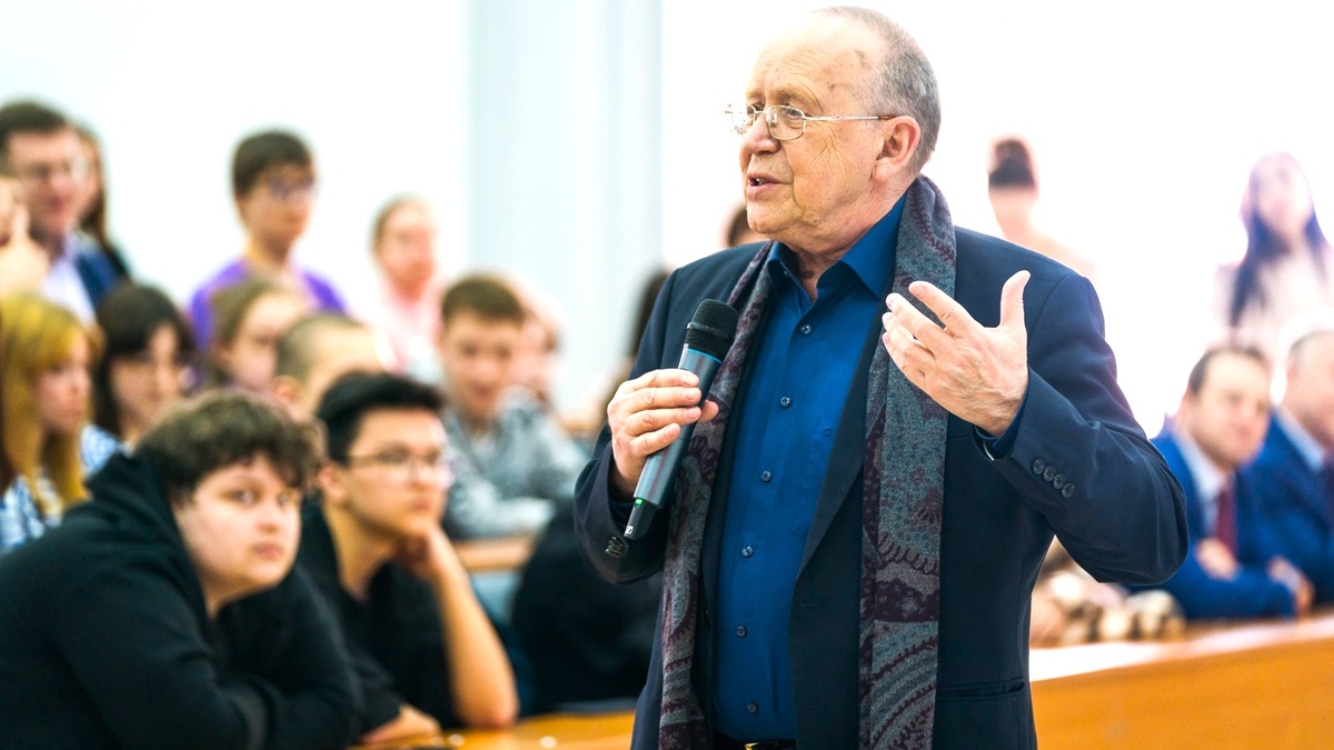    Юрий Вяземский проведет полуфинал «Умники и умницы» в Ханты-Мансийске