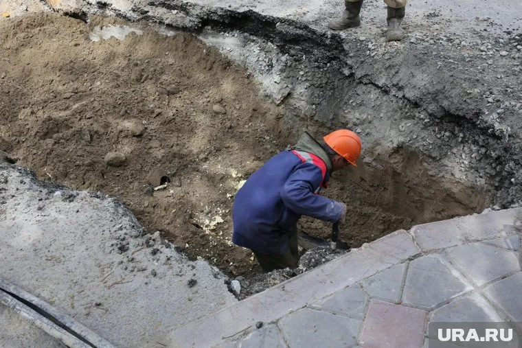 Работы откладывались из-за холодной погоды
Фото: Денис Моргунов © URA.RU