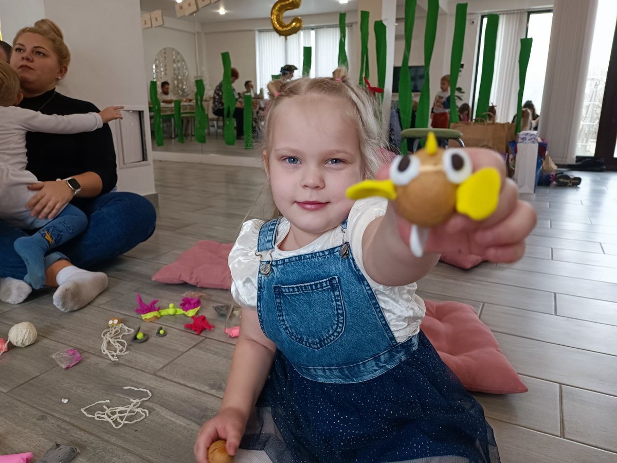 На празднике нашей подруги