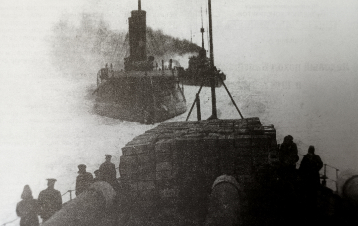 На корме линкора во время перехода