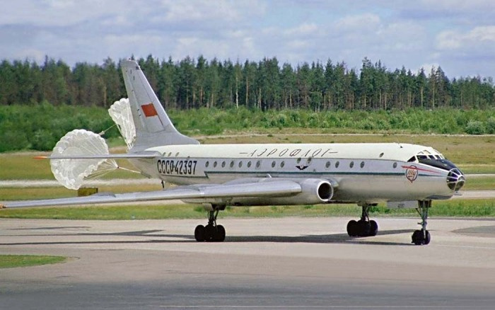 Ту-104