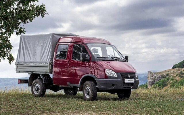 Позиционирование машины предполагает клиентуру, для которой возможности полноразмерной «Газели» избыточны, а легковых универсалов или фургонов типа «Ларгуса» — недостаточны (Фото: ГАЗ)