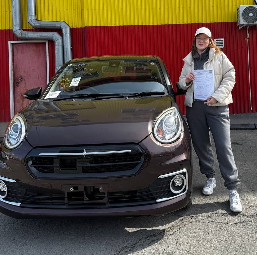 Передача клиенту автомобиля - toyota passo 2019 года выпуска. 98тысяч пробега. Состояние - идеальное. Клиент - доволен! а мы вместе с ним!