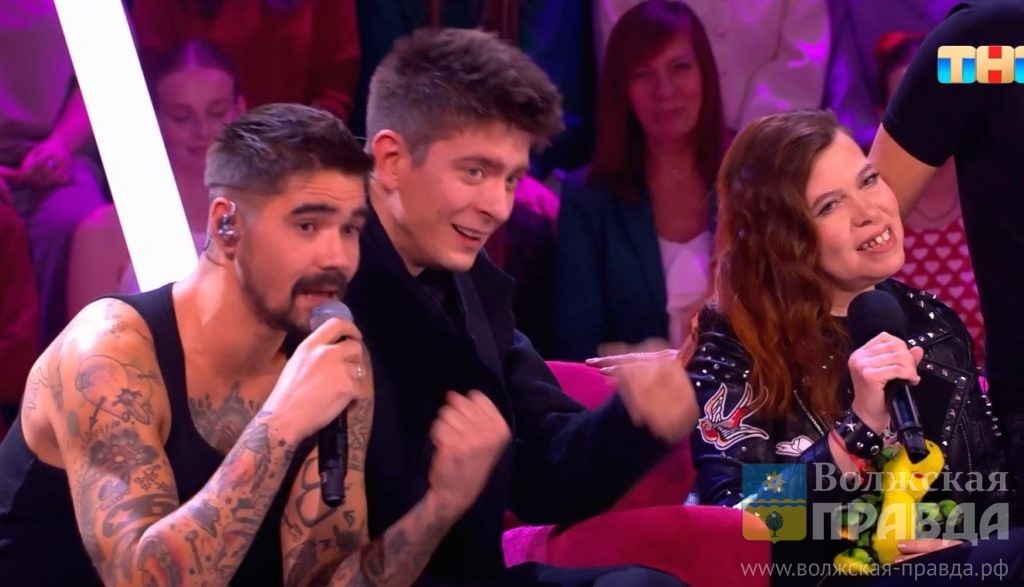 Ариша Исхакова и The Hatters "Конфетке". Скриншот с видеозаписи шоу.📷    С Киркоровым и «The Hаtters»: волжанка Ариша Исхакова засветилась сразу в пяти телепроектах
