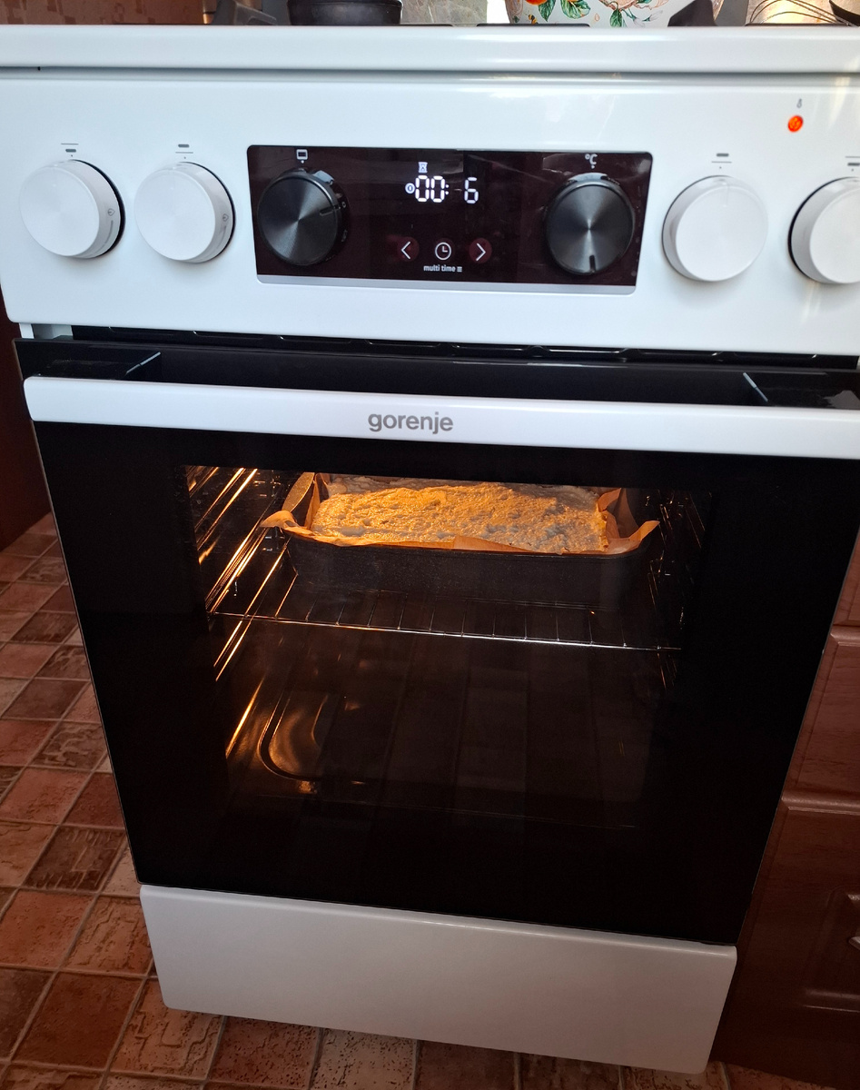 Печется запеканочка.