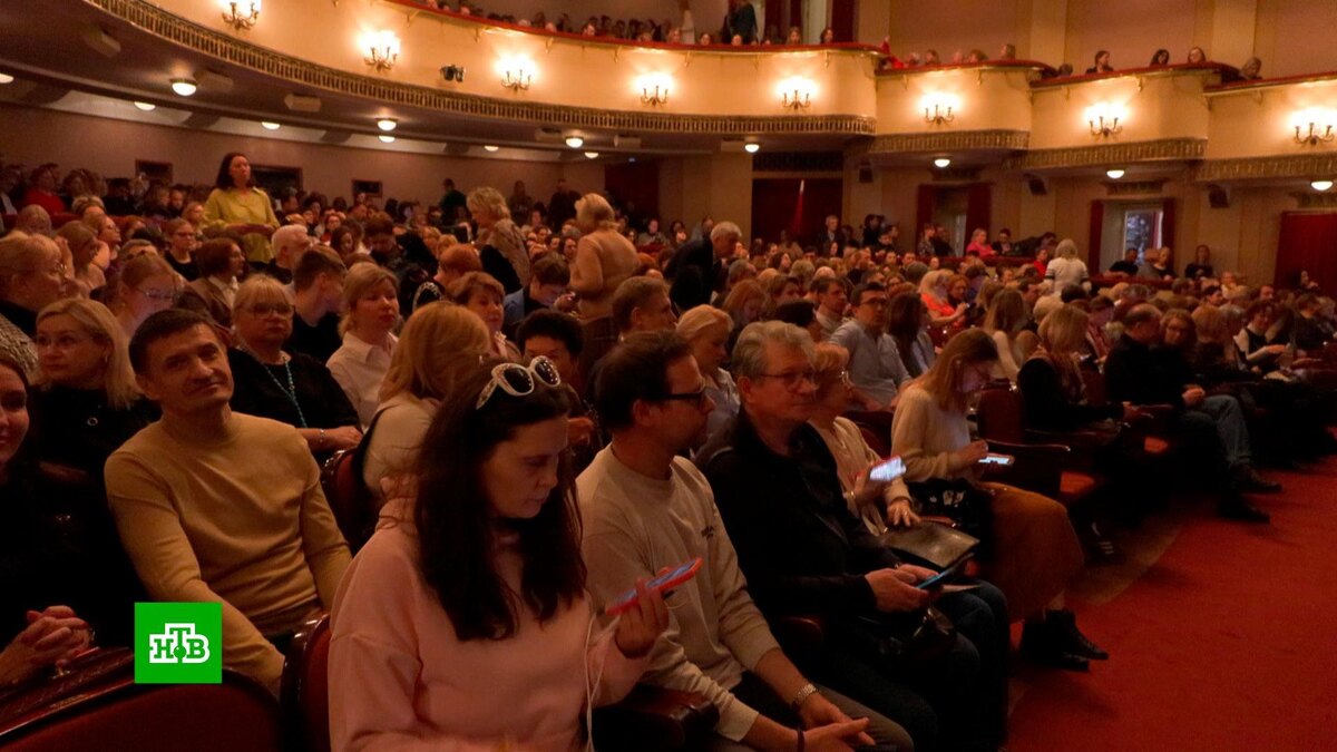    В Москве начинают действовать новые правила посещения театров