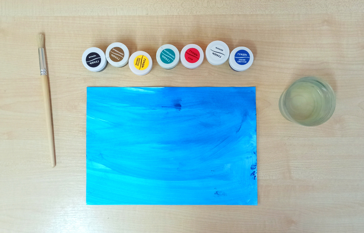 У нас лист уже затонирован, поэтому губка не нужна