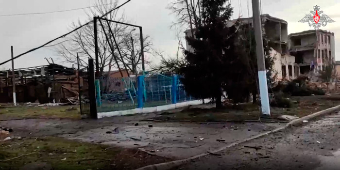 Целых домов в Судже почти не осталось. Кадр из видео Минобороны РФ