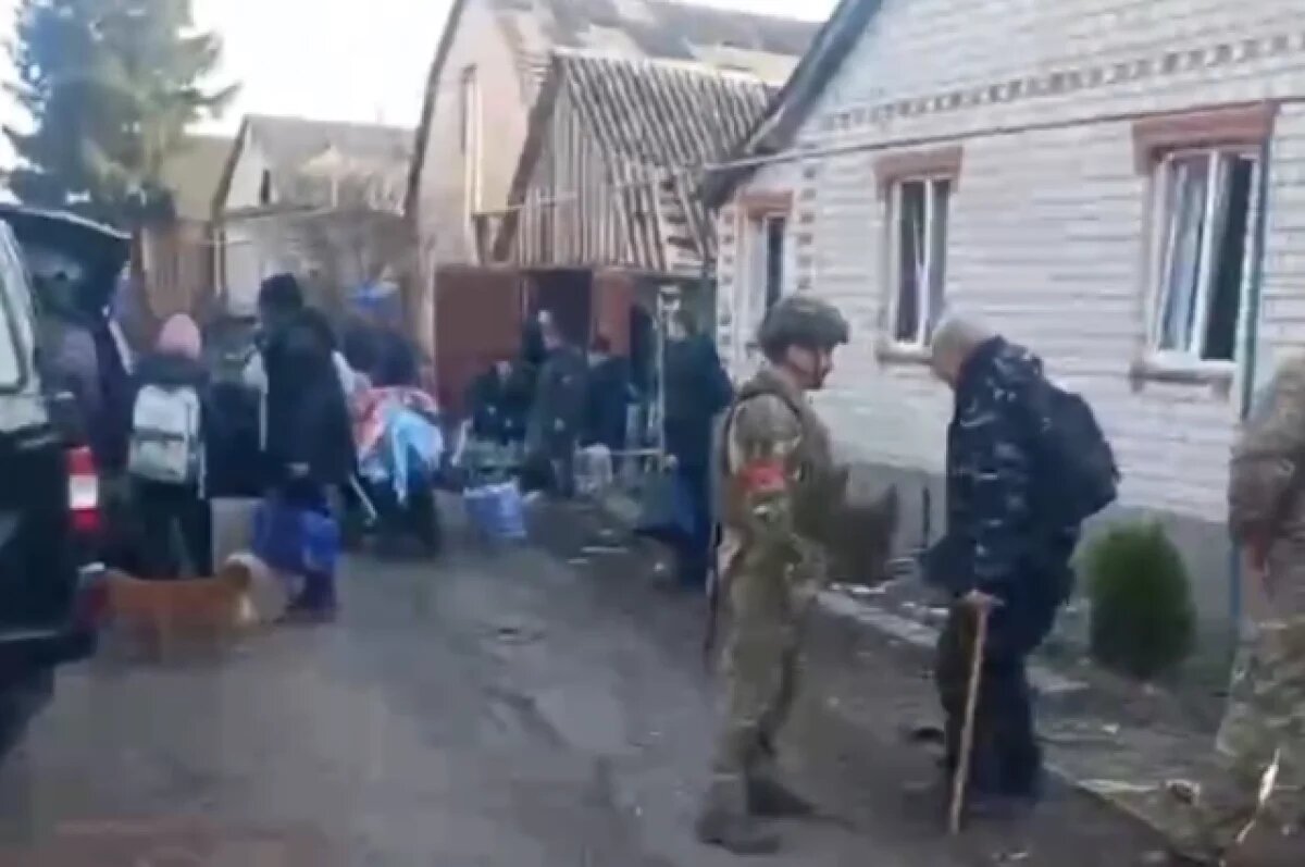    Из Суджанского района Курской области эвакуировали свыше 300 человек