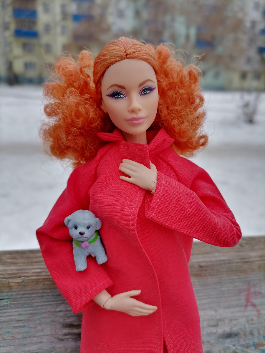 Фото автора. Кристина выгуливает щенка