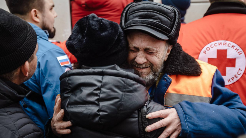    Фото: Telegram/Александр Хинштейн, /Hinshtein; МЧС РФ; 5-tv.ru